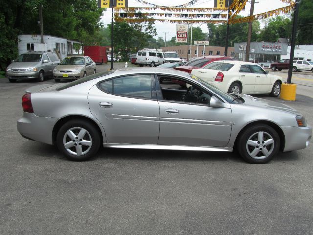 Pontiac Grand Prix 2004 photo 6