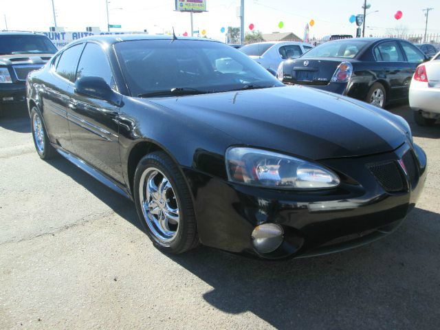 Pontiac Grand Prix 2004 photo 1