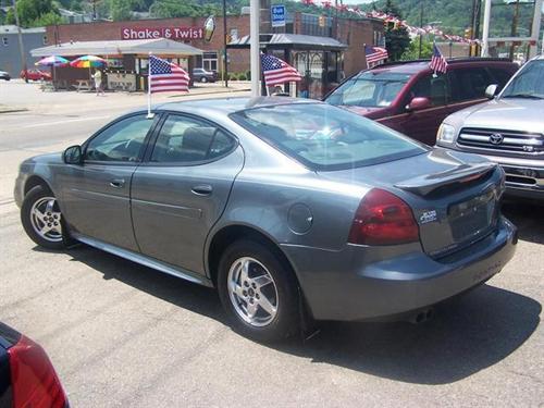 Pontiac Grand Prix 2004 photo 2