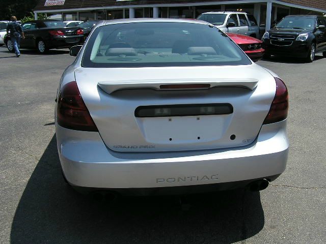 Pontiac Grand Prix 2004 photo 1