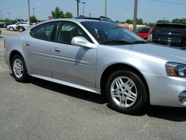 Pontiac Grand Prix 2004 photo 3