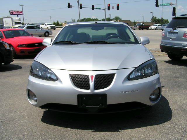 Pontiac Grand Prix 2004 photo 4