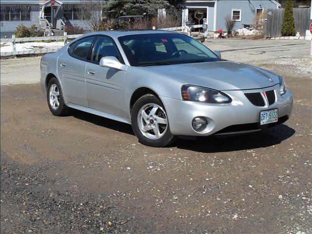 Pontiac Grand Prix 2004 photo 2