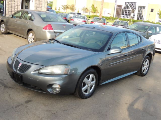 Pontiac Grand Prix 2005 photo 1