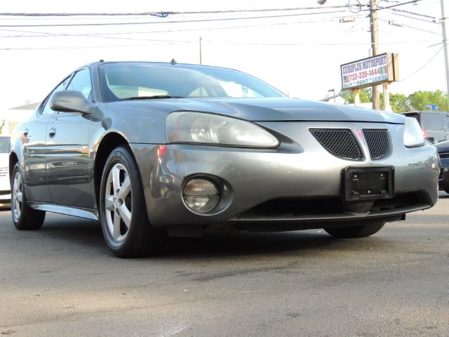 Pontiac Grand Prix 2005 photo 11