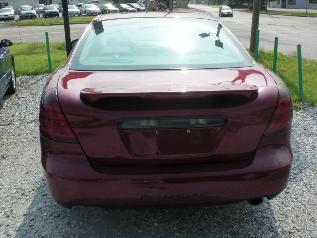 Pontiac Grand Prix 2005 photo 1