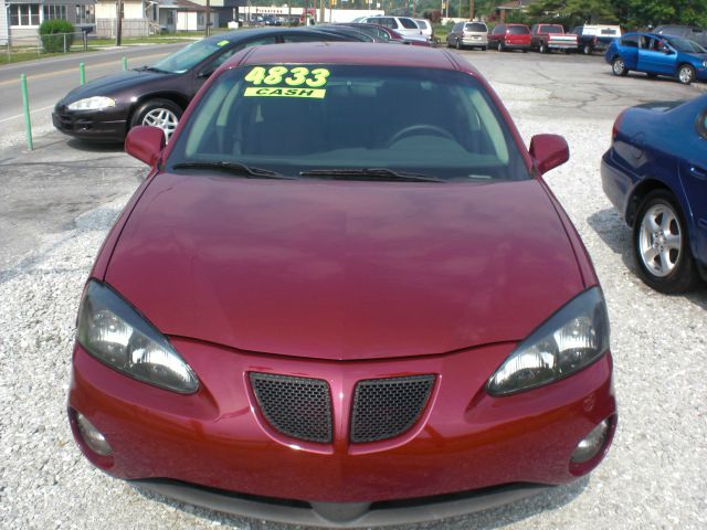 Pontiac Grand Prix 2005 photo 10