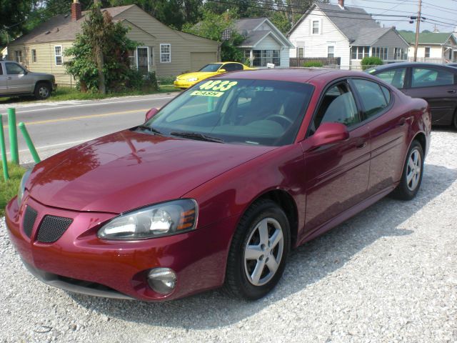 Pontiac Grand Prix 2005 photo 2