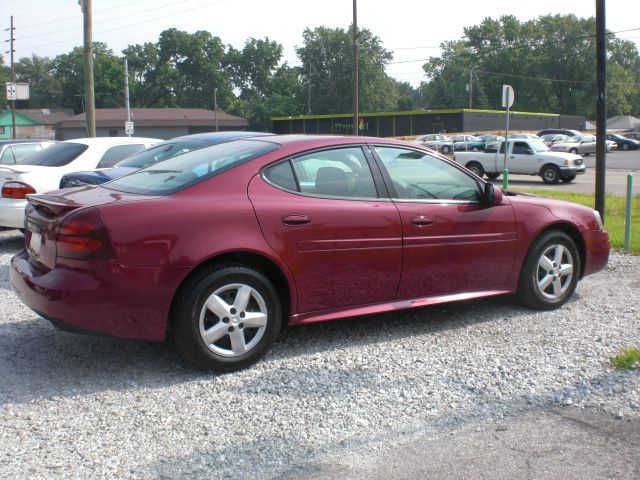 Pontiac Grand Prix 2005 photo 9