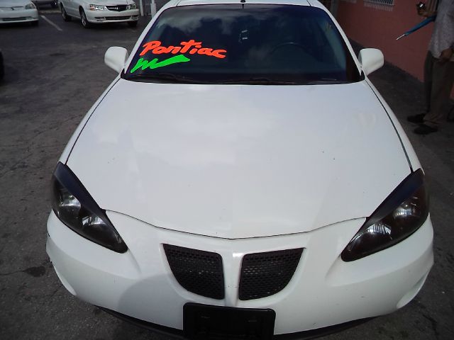 Pontiac Grand Prix 2005 photo 1