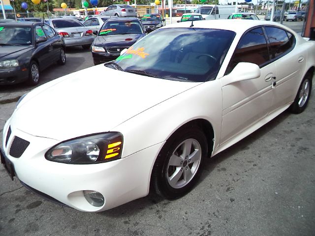 Pontiac Grand Prix 2005 photo 4