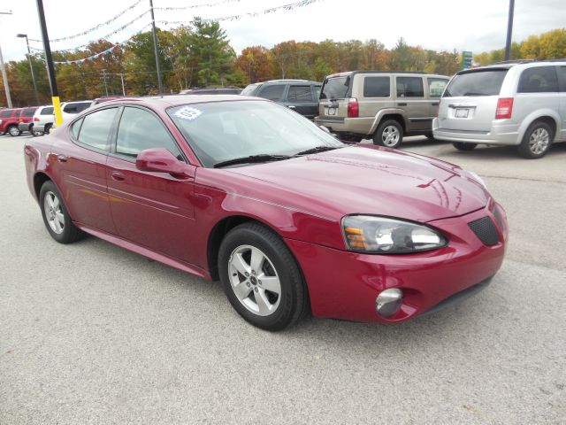 Pontiac Grand Prix 2005 photo 4