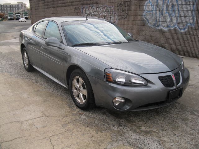 Pontiac Grand Prix 2005 photo 4