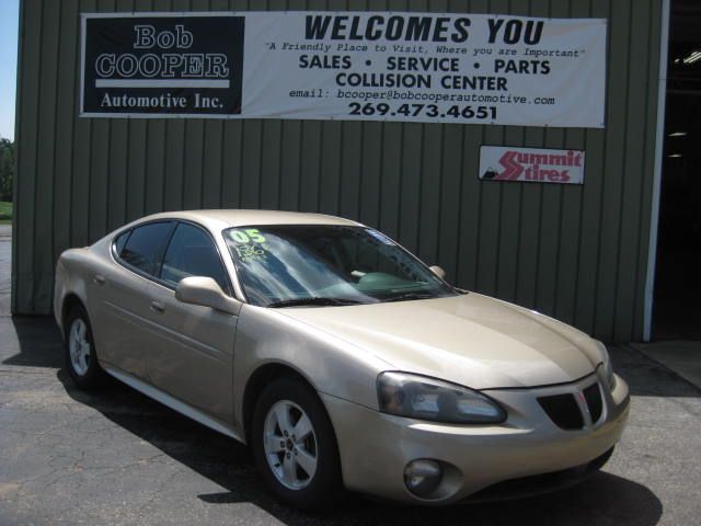 Pontiac Grand Prix 2005 photo 2