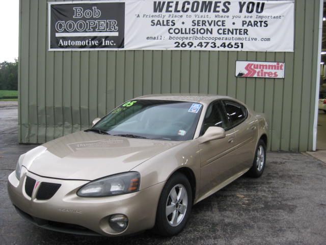 Pontiac Grand Prix 2005 photo 4