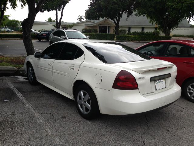 Pontiac Grand Prix Base Sedan