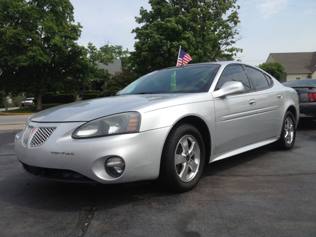 Pontiac Grand Prix 2005 photo 20