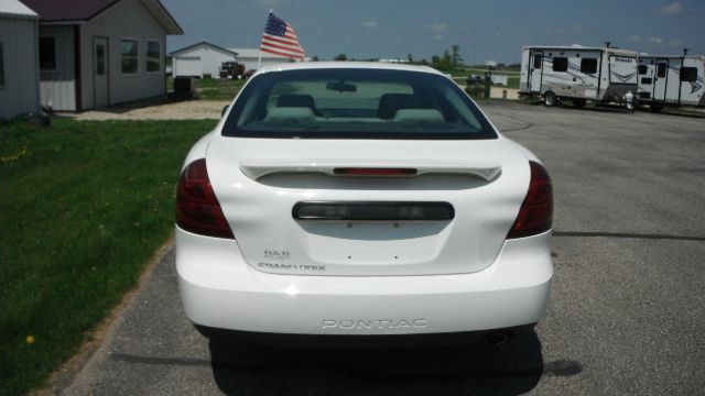 Pontiac Grand Prix 2005 photo 2