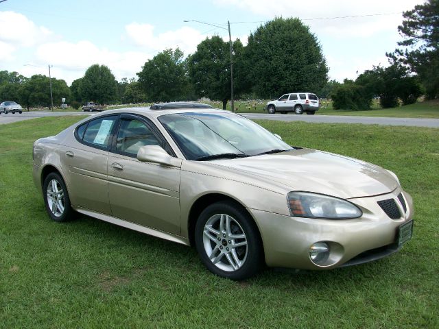 Pontiac Grand Prix 2005 photo 11