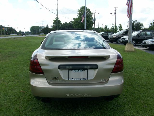 Pontiac Grand Prix 2005 photo 8