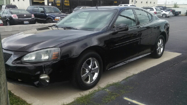 Pontiac Grand Prix 2005 photo 4