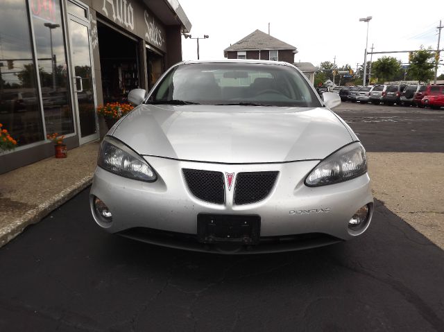 Pontiac Grand Prix 2005 photo 3