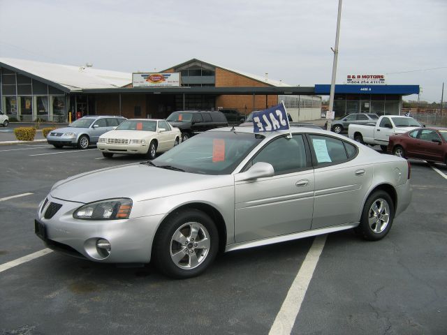 Pontiac Grand Prix 2005 photo 1