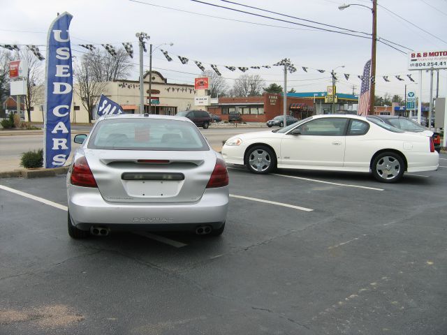 Pontiac Grand Prix 2005 photo 2