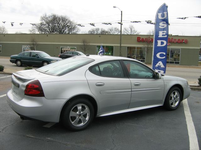 Pontiac Grand Prix 2005 photo 4