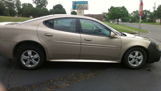 Pontiac Grand Prix 2005 photo 5