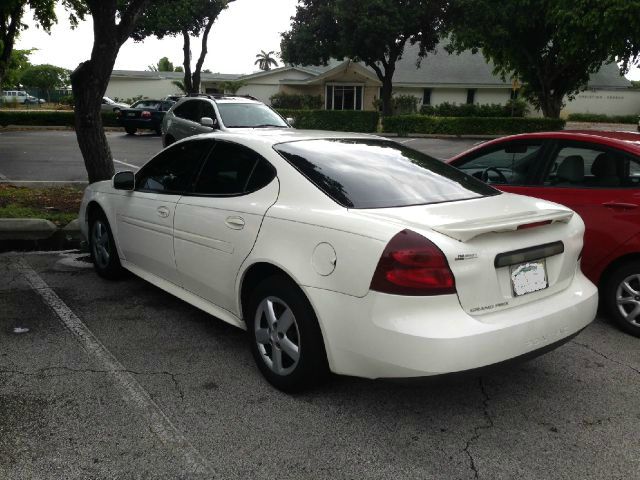 Pontiac Grand Prix 2005 photo 4