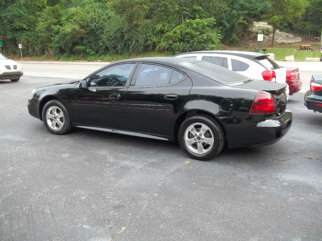 Pontiac Grand Prix 2005 photo 1