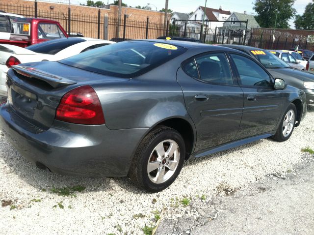 Pontiac Grand Prix 2005 photo 1