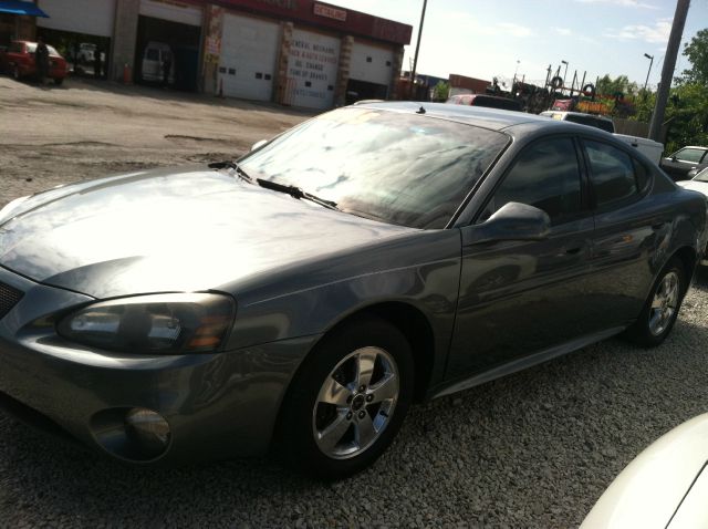 Pontiac Grand Prix 2005 photo 4