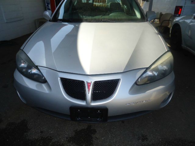 Pontiac Grand Prix 2005 photo 3