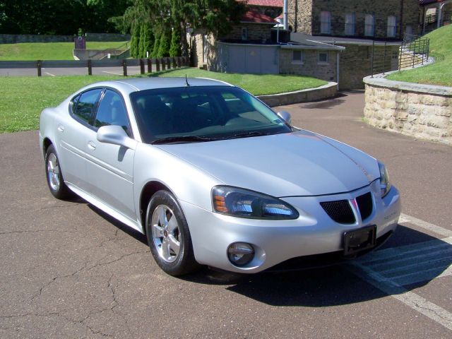 Pontiac Grand Prix 2005 photo 17