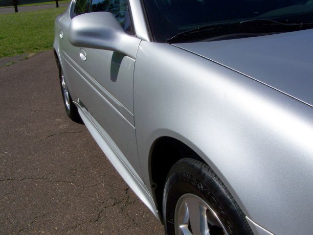 Pontiac Grand Prix 2005 photo 6