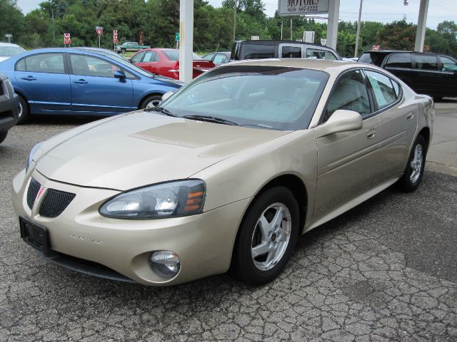 Pontiac Grand Prix 2005 photo 1