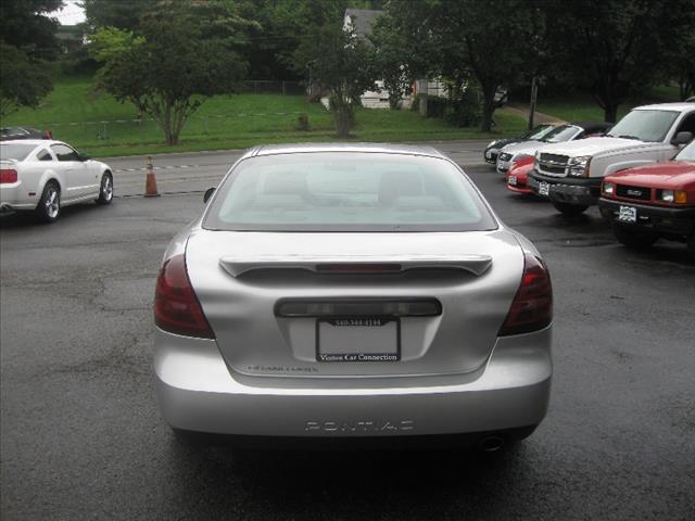 Pontiac Grand Prix 2005 photo 3