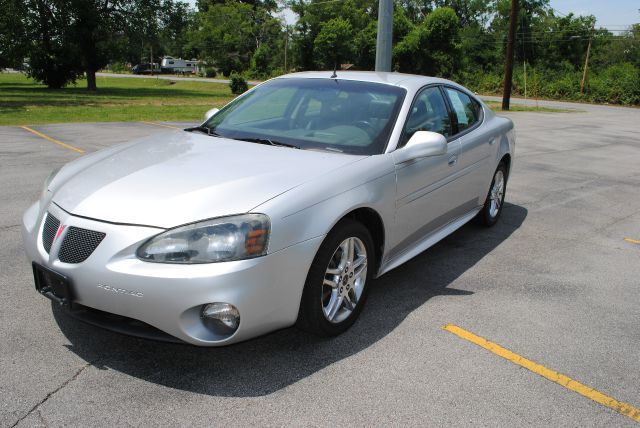 Pontiac Grand Prix 2005 photo 6