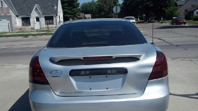 Pontiac Grand Prix 2005 photo 1