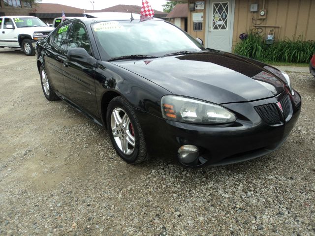 Pontiac Grand Prix 2005 photo 4