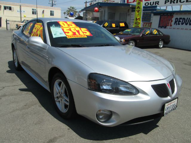 Pontiac Grand Prix 2005 photo 3