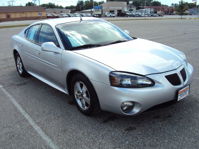 Pontiac Grand Prix 2005 photo 3