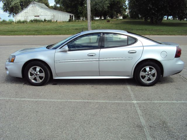 Pontiac Grand Prix 2005 photo 4