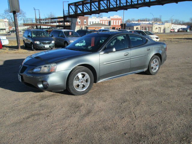 Pontiac Grand Prix 2005 photo 3