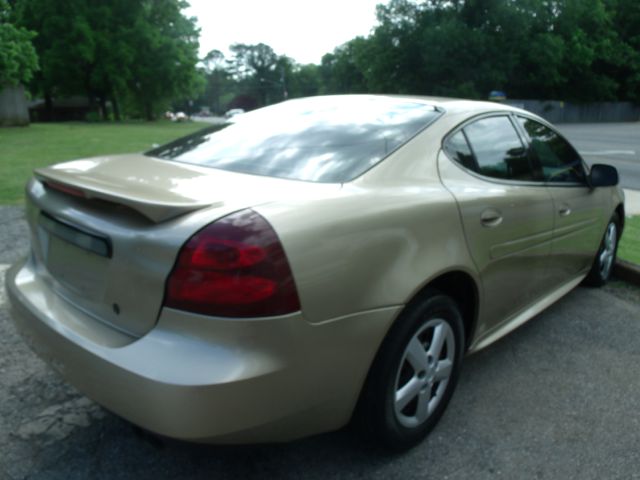 Pontiac Grand Prix Base Sedan