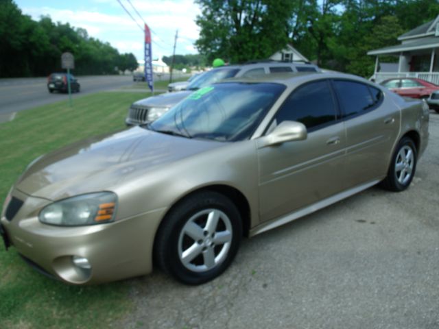 Pontiac Grand Prix 2005 photo 1