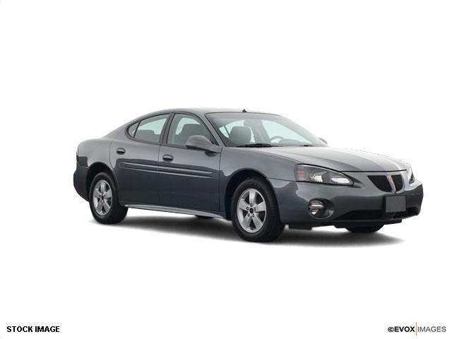 Pontiac Grand Prix 2005 photo 2