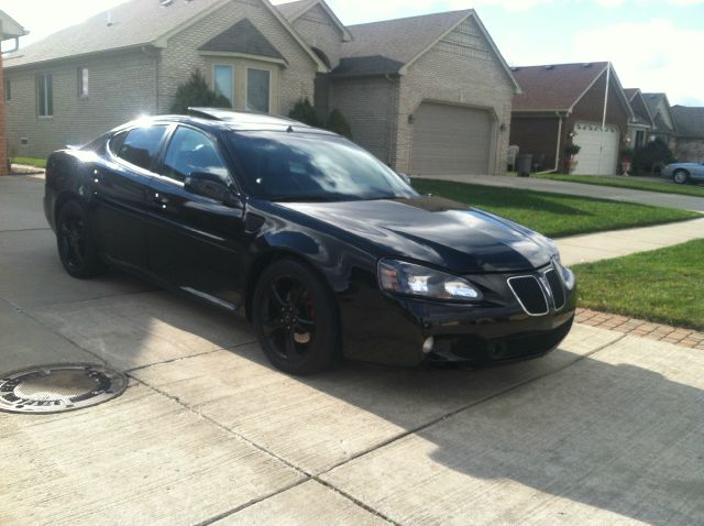 Pontiac Grand Prix 2005 photo 1